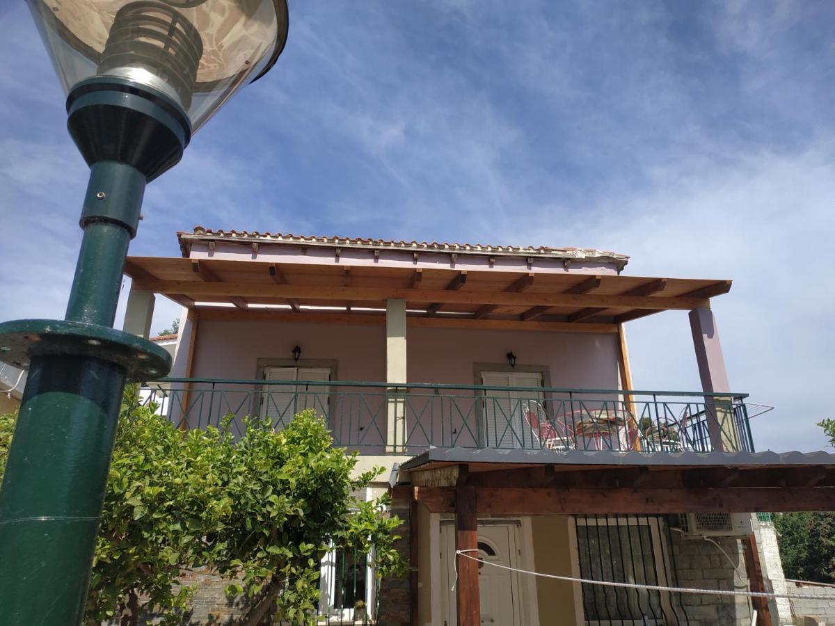 Near Airportand Metropolitan Penelopi Cozy Home Артеміда Екстер'єр фото