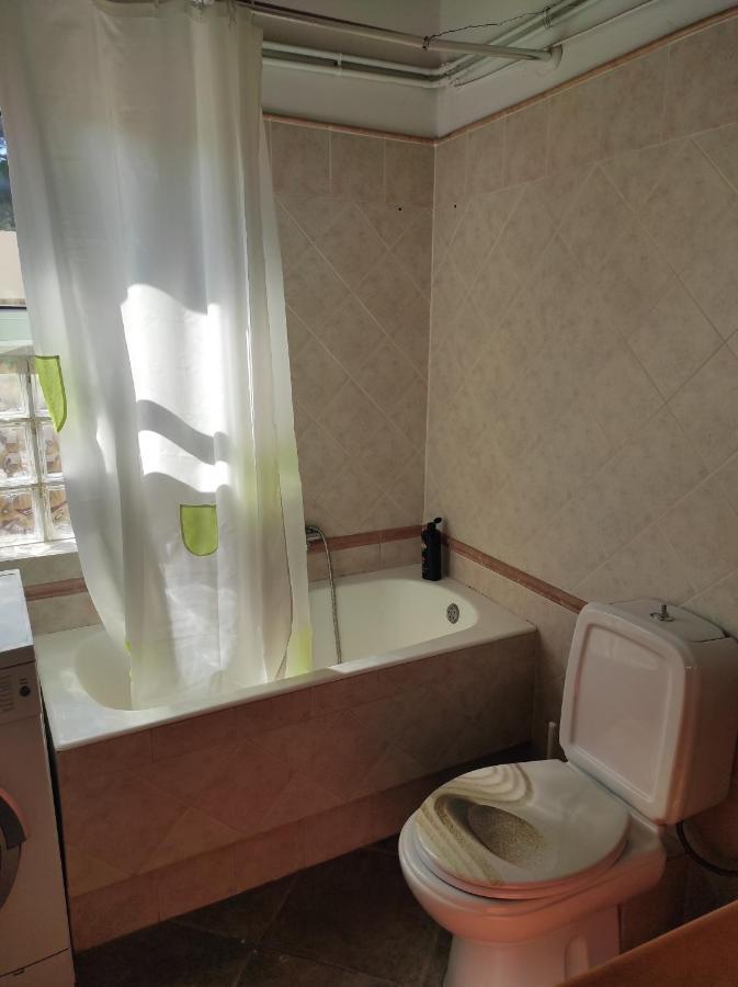 Near Airportand Metropolitan Penelopi Cozy Home Артеміда Екстер'єр фото