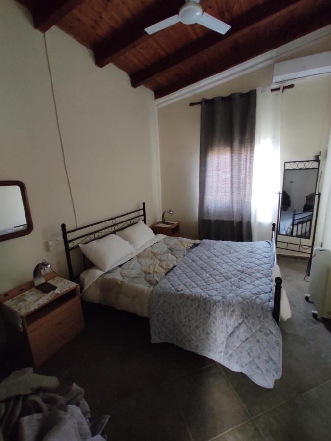 Near Airportand Metropolitan Penelopi Cozy Home Артеміда Екстер'єр фото